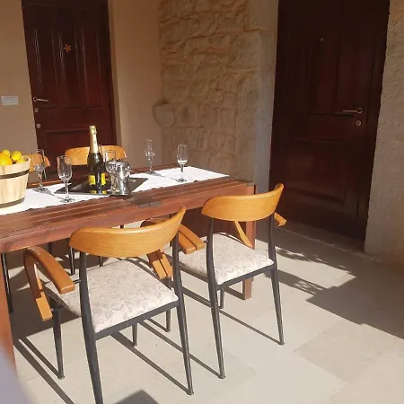 Casa Ladonja