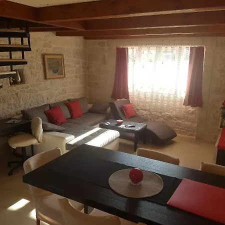 Casa Ladonja *